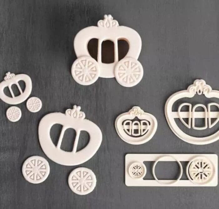 BakeGuru Cake Decor 2Pcs Princess Carriage Shape Plastic Fondant Cookie Cutters | BSI 467