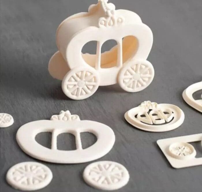 BakeGuru Cake Decor 2Pcs Princess Carriage Shape Plastic Fondant Cookie Cutters | BSI 467