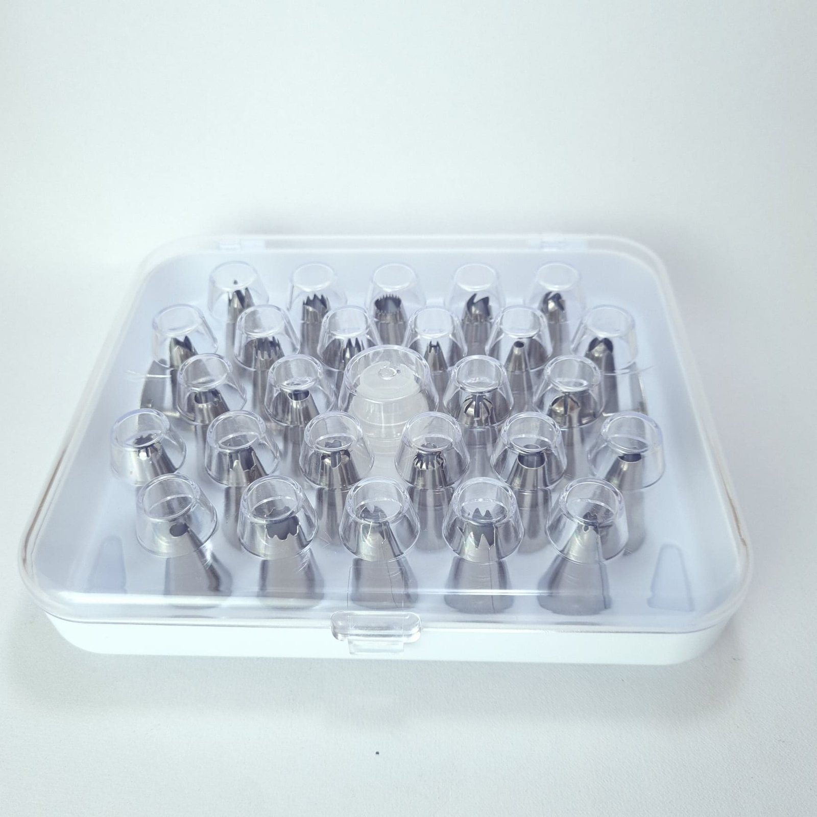 InnoGear 32-Pieces Cake Piping Nozzles Tips Kits with 2 Reusable Pipin