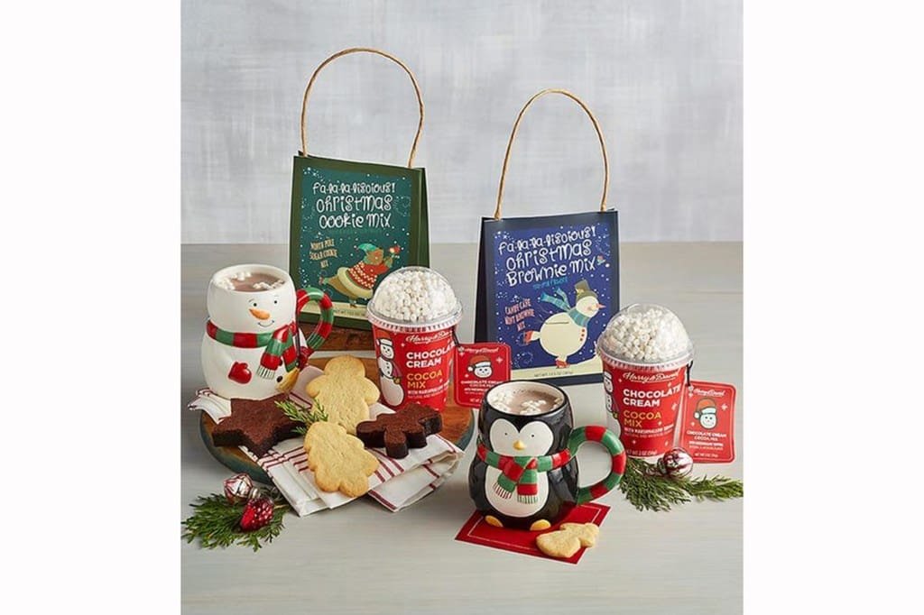 Spread the Cheer of Christmas with Thoughtful Hamper Surprises