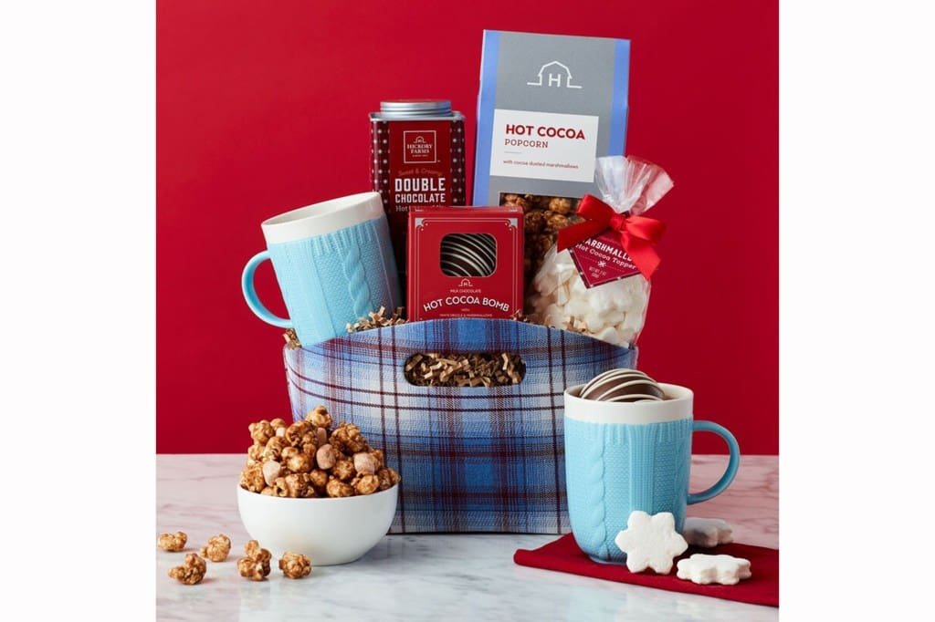 Spread the Cheer of Christmas with Thoughtful Hamper Surprises